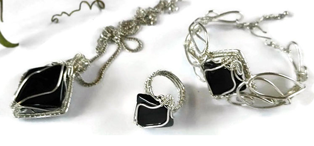 tvortsite-spodelyat-Petya's-jewelry-4